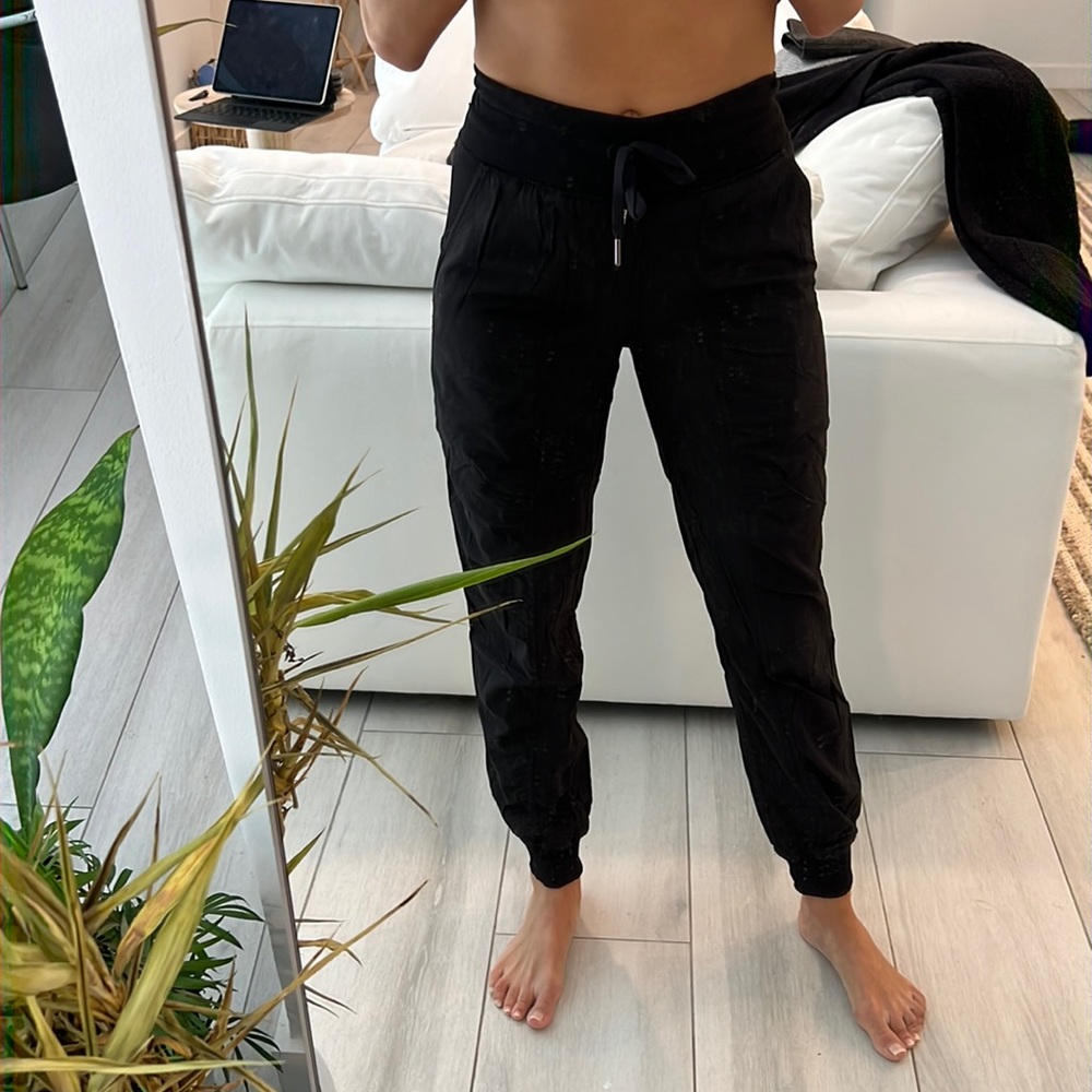 Lulu Lemon Dance Studio Mid-Rise Jogger in black size 2